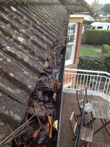 gutter-vacuum-cleaning-DpVf.jpg