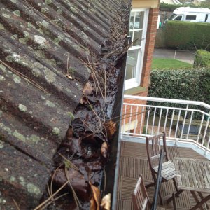 gutter-vacuum-cleaning-DpVf.jpg