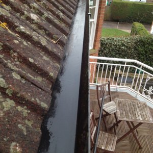 gutter-vacuum-cleaning-SxrJ.jpg